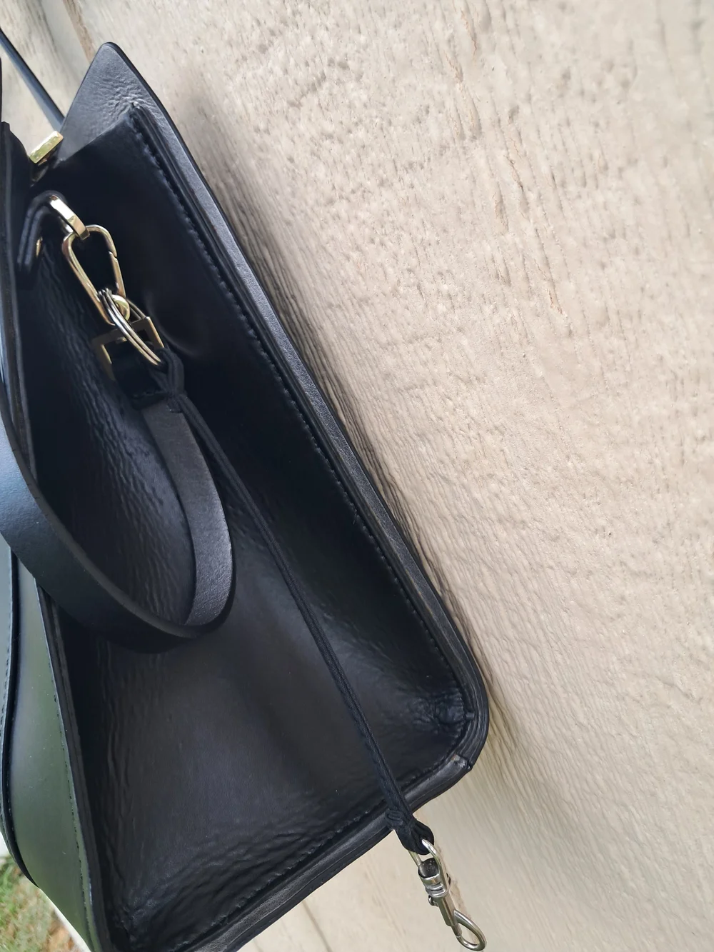 Kate Spade New York black leather tote bag with shoulder strap​